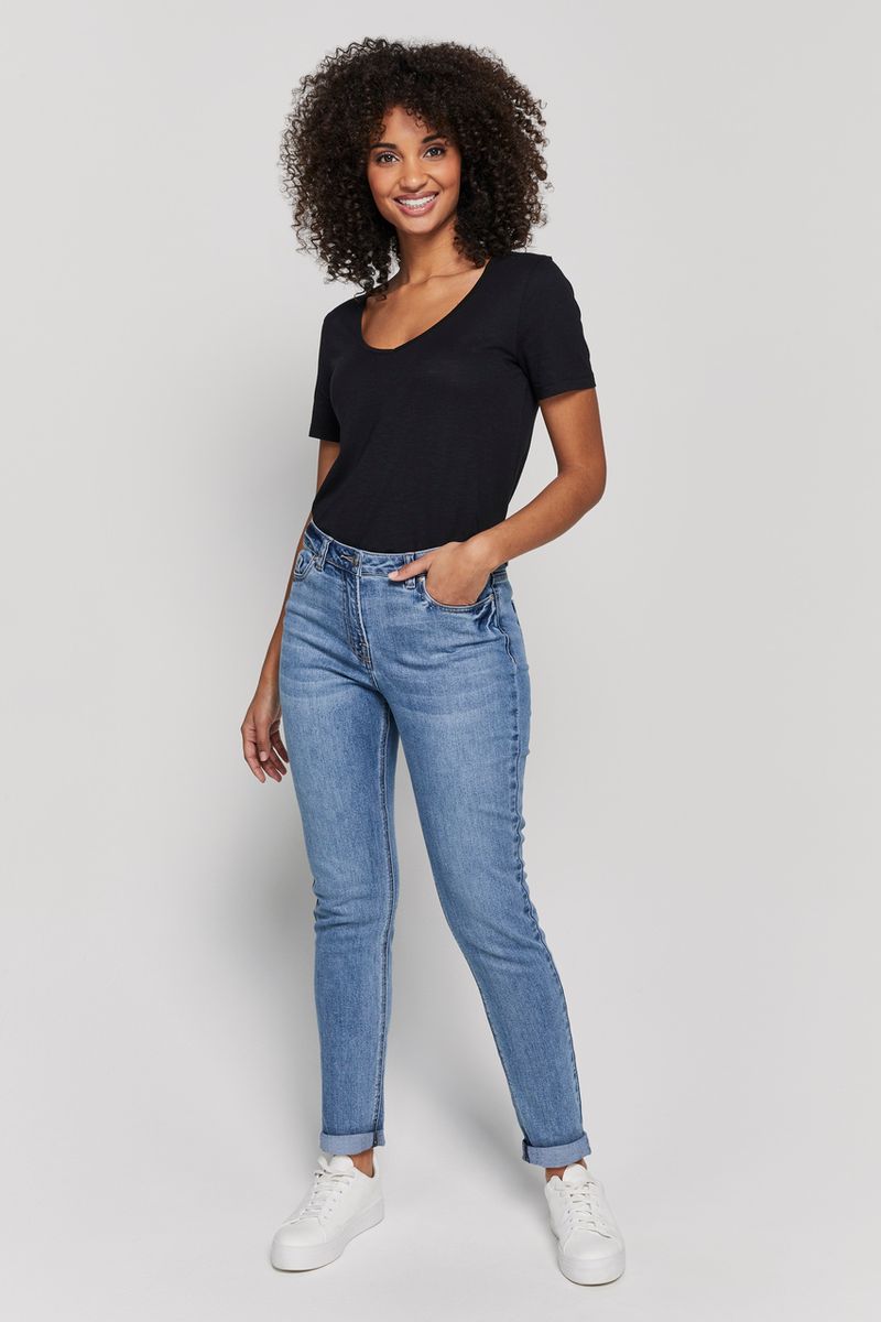 Light Wash Relaxed Jeans