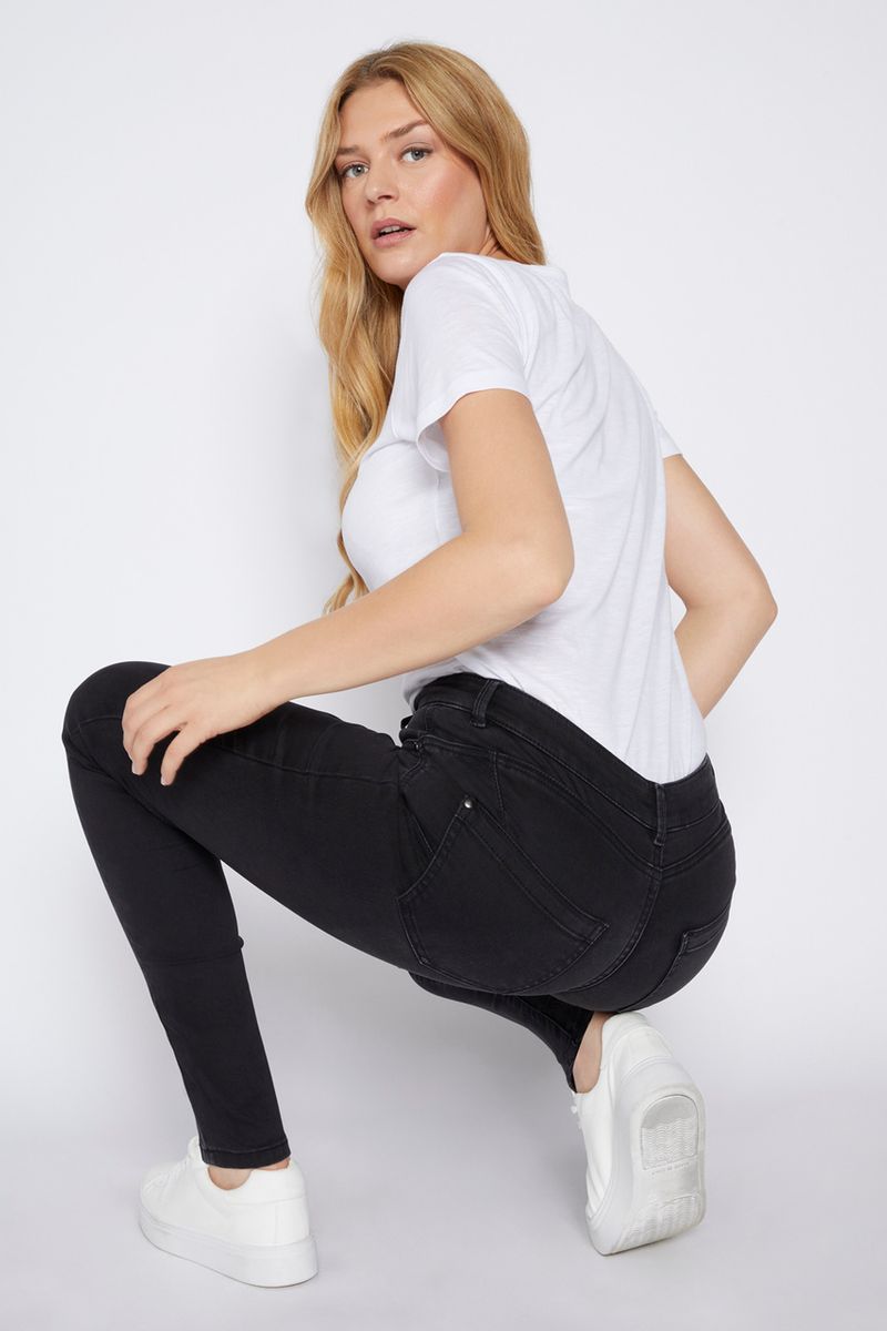 Black Shaper Jean
