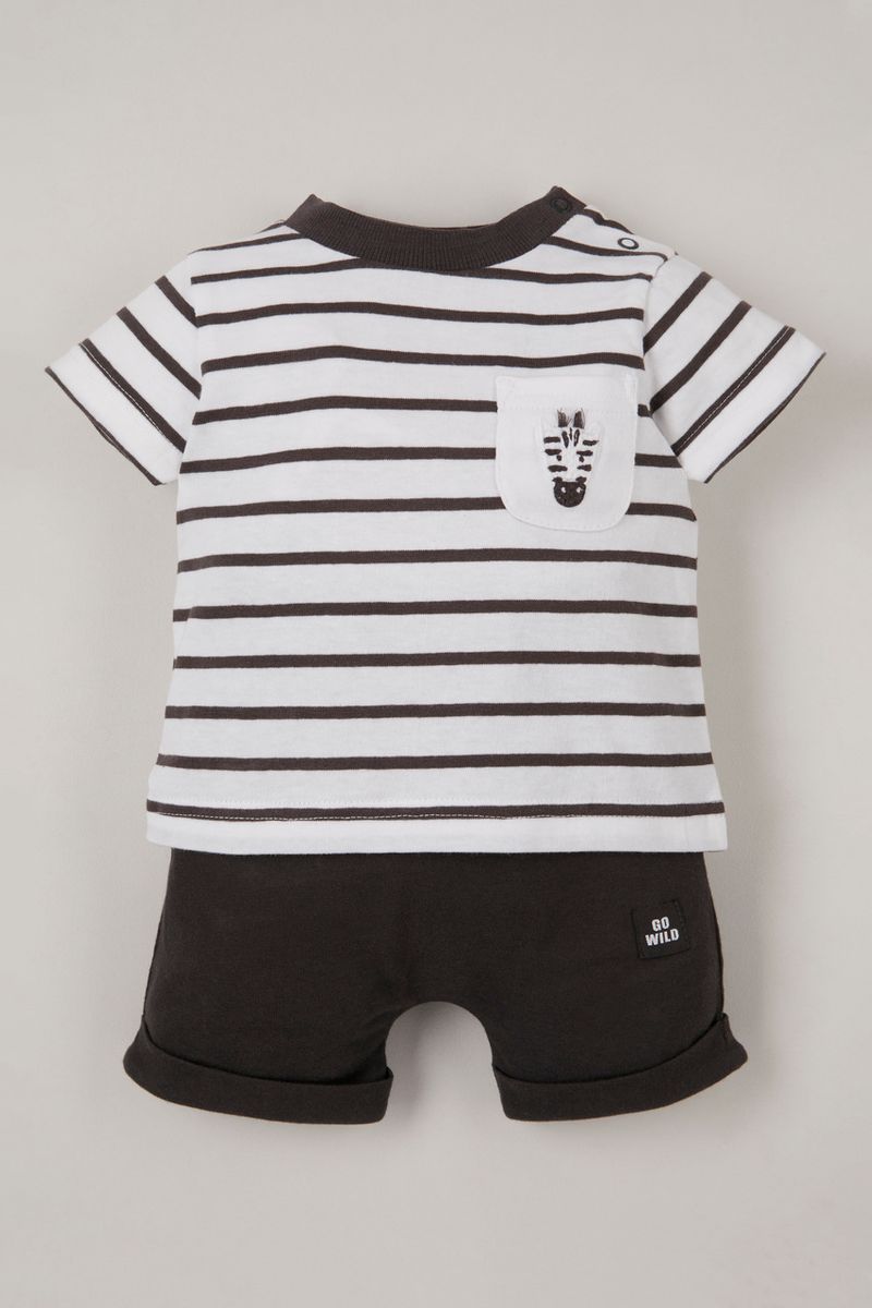 Online Exclusive Zebra T-Shirt & shorts