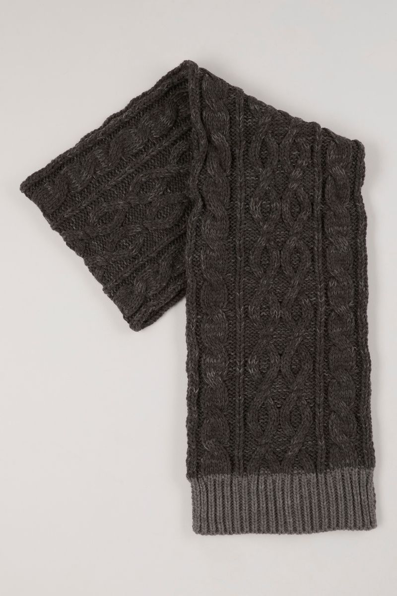 Black knitted Scarf