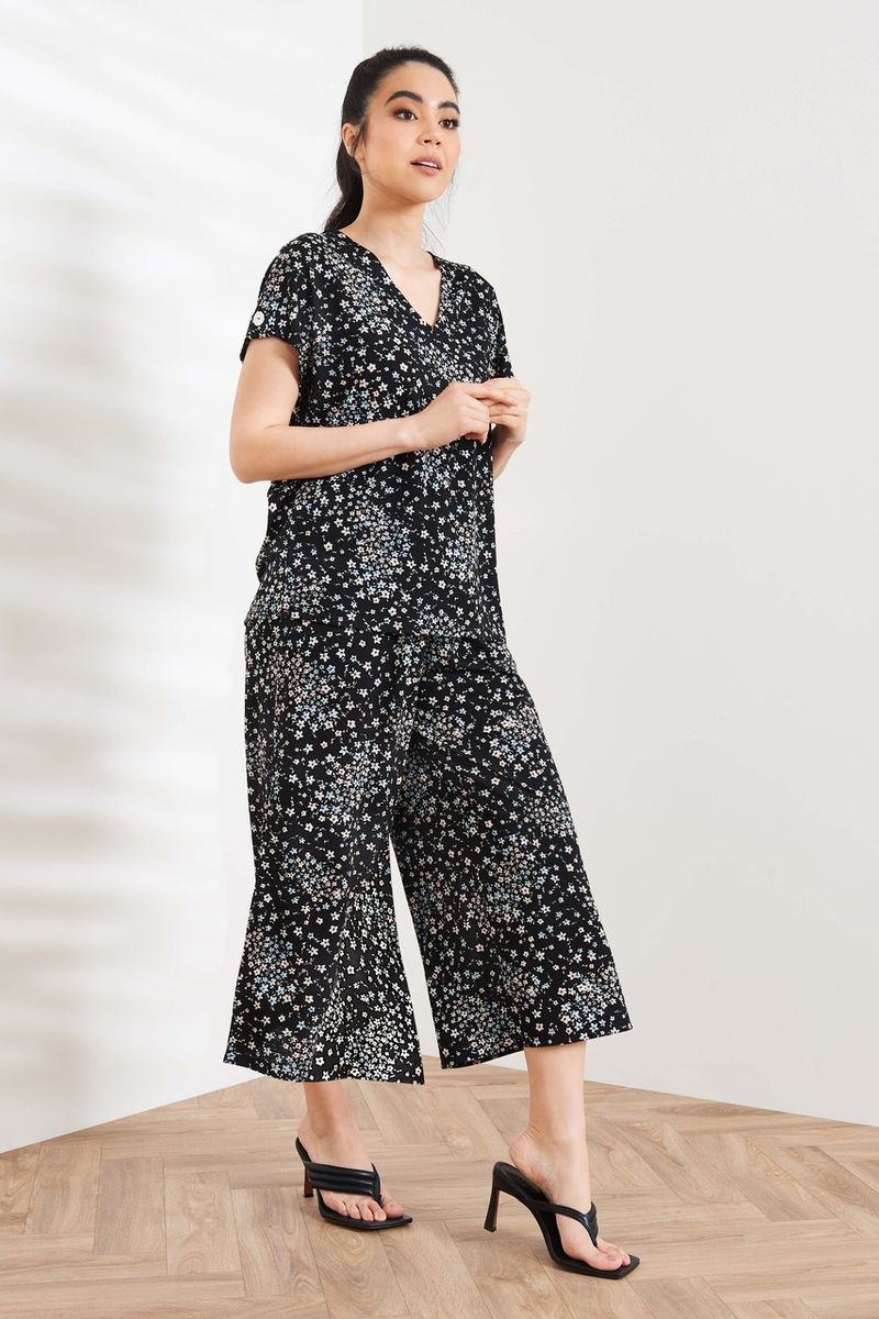 Ditsy Flower Button Trim Top